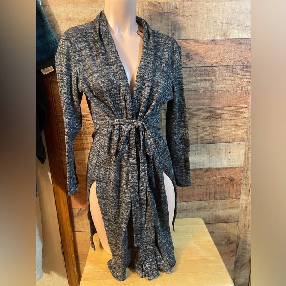Nina Rossi slit side robe